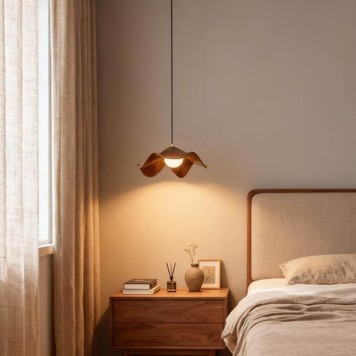 Kelvra Pendant Lamp – Lotus-Inspired Dining Room Pendant Lamp | Rossolighting