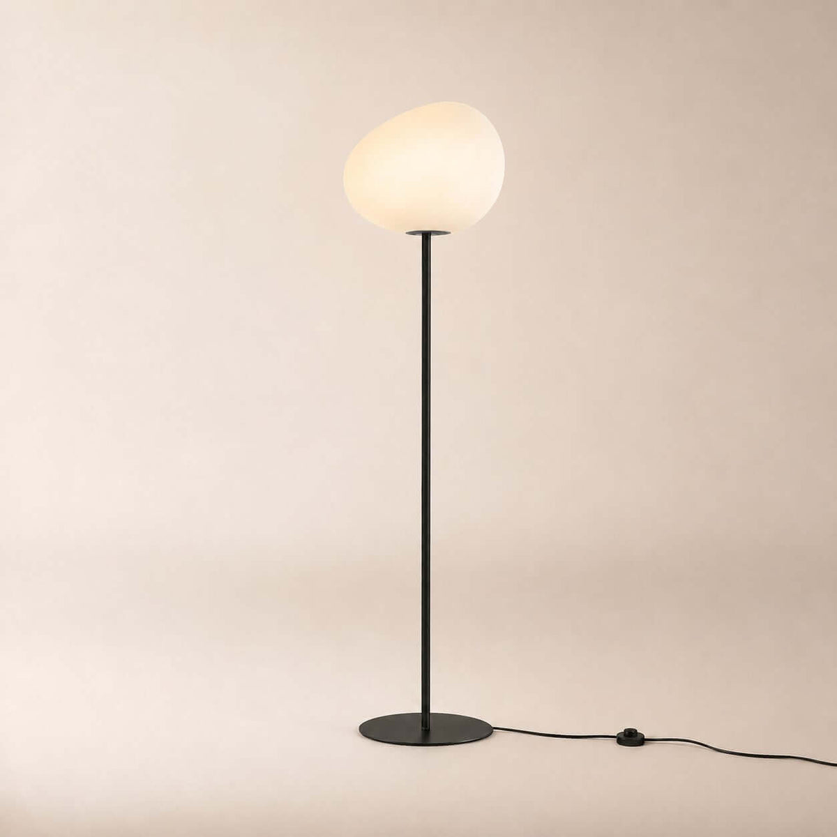 Lunqer Floor Lamp