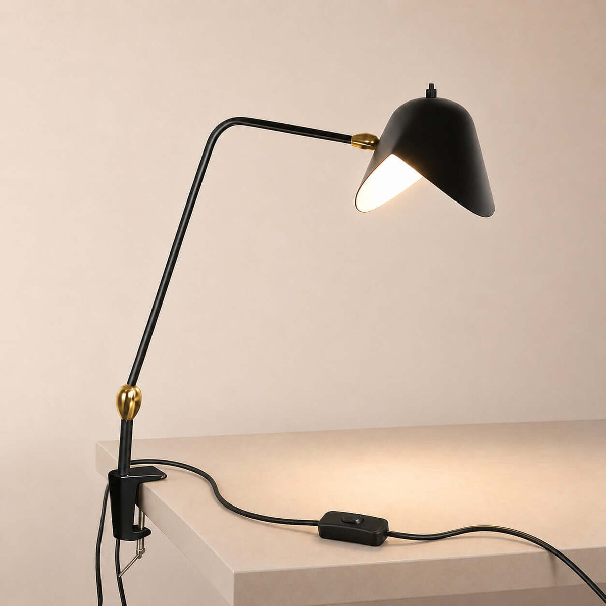 Tivaro Table Lamp – Unique Black Bedside and Office Table Lamp | Rossolighting