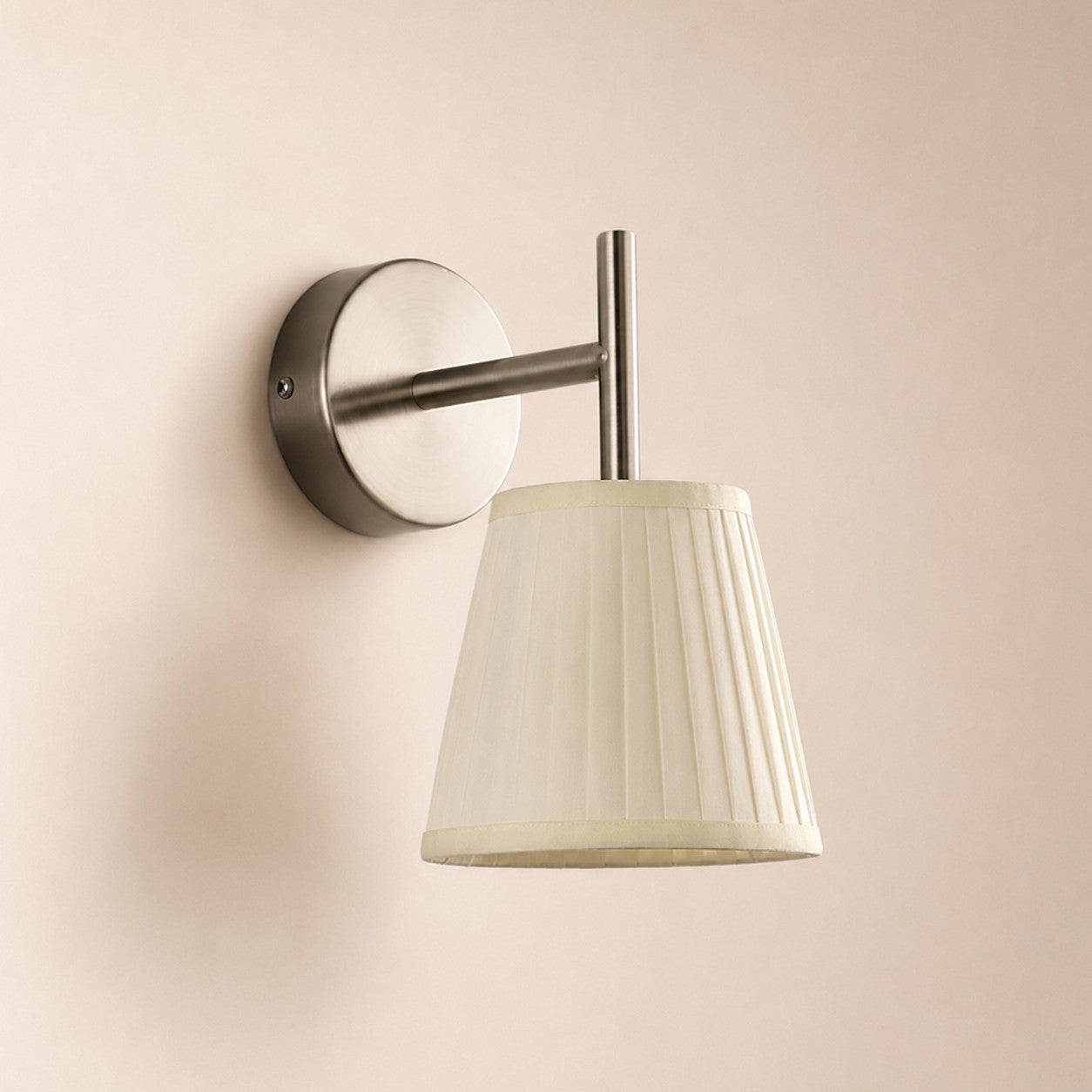 Tivora Wall Lamp