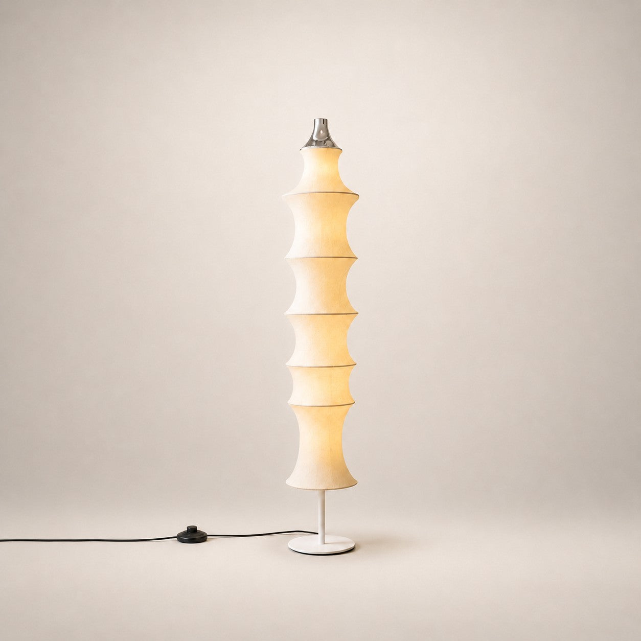 Vayura Floor Lamp