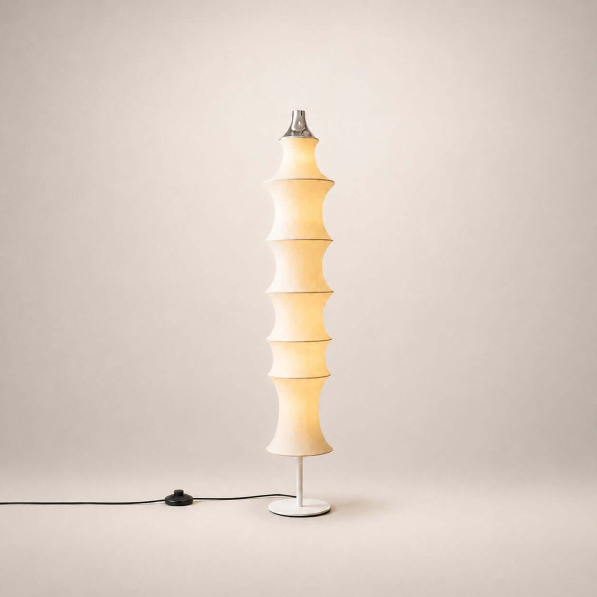 Vayura Floor Lamp