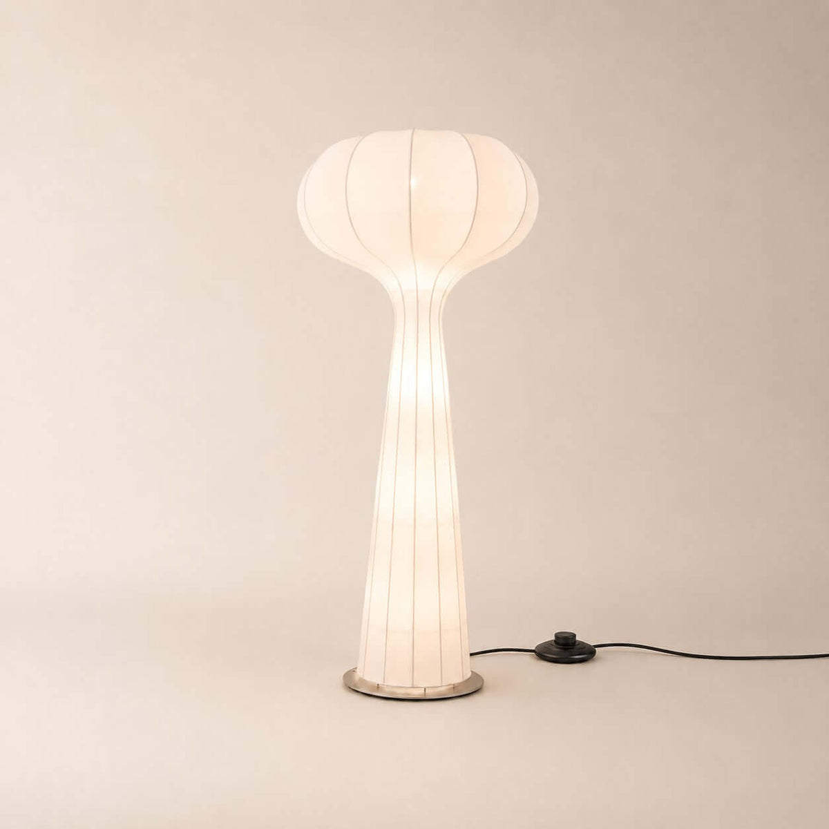 Voliri Floor Lamp