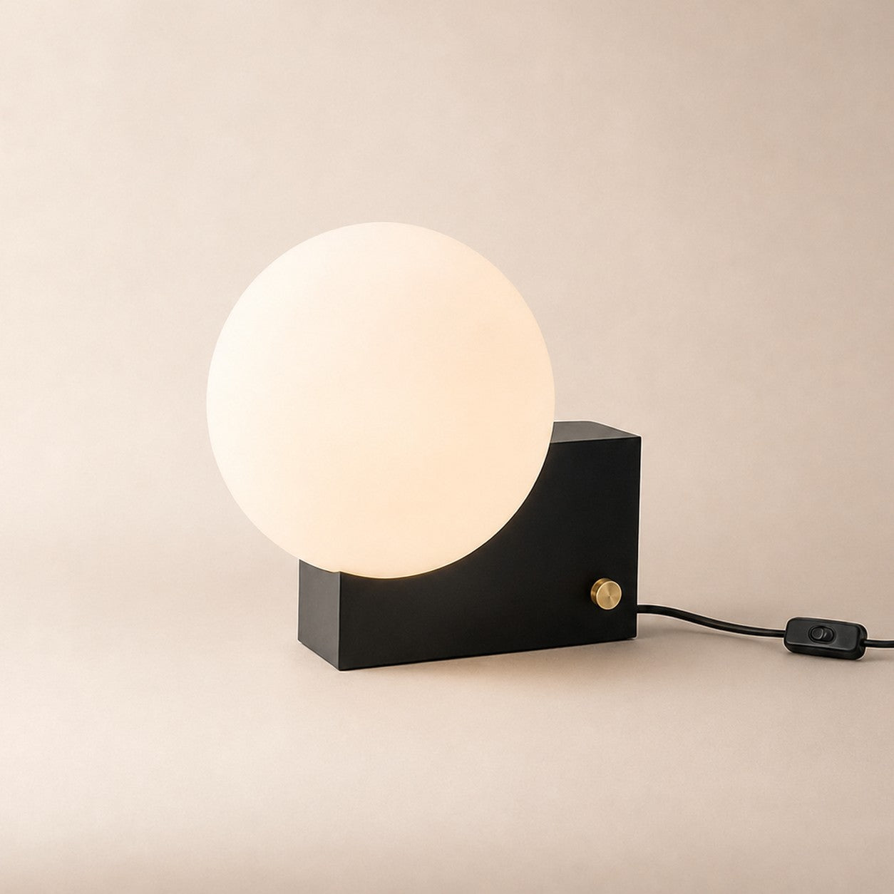 Xivora Table Lamp