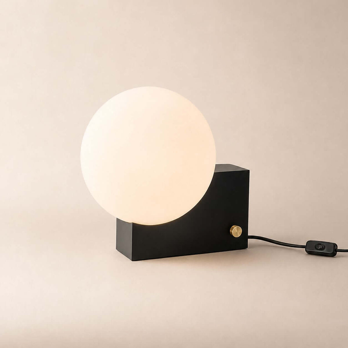 Xivora Table Lamp