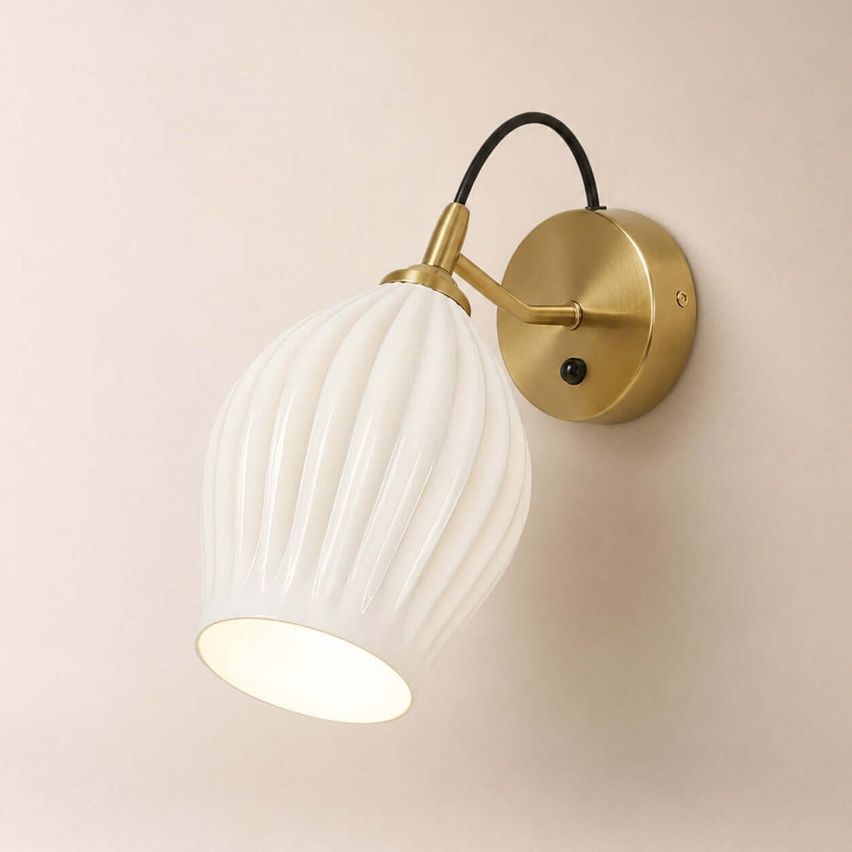 Zavira Wall Lamp