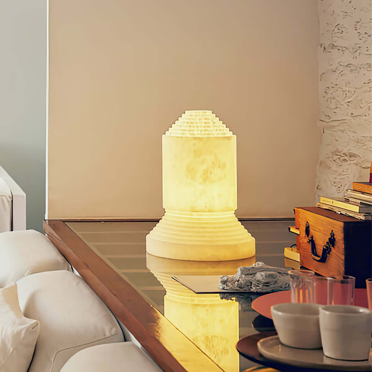 Senvor Table Lamp – Sculptural Alabaster Nightstand Lamps