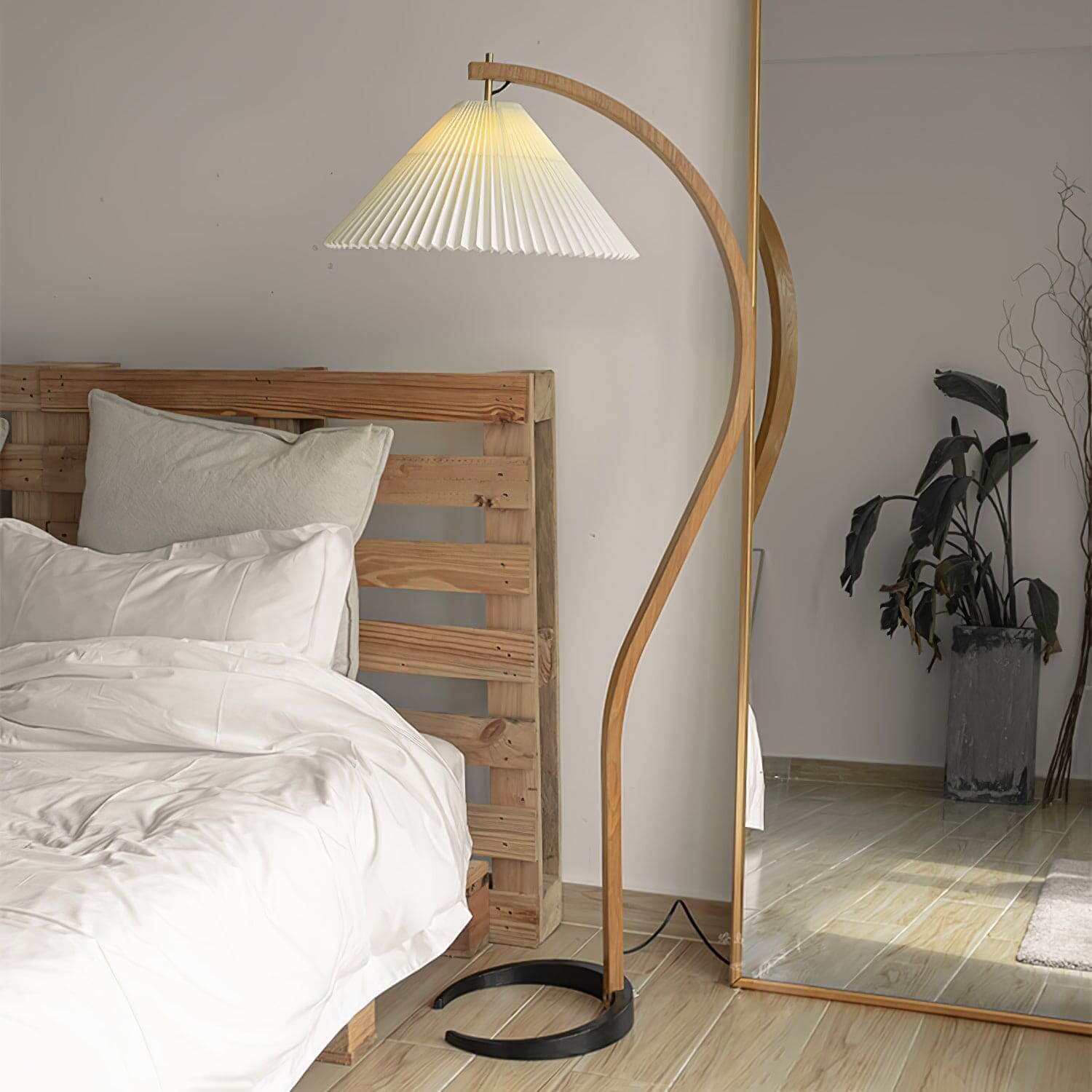 Caprani Floor Lamp - Rossolighting
