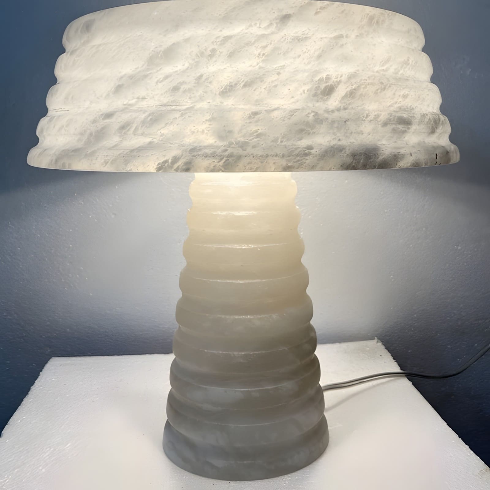 Fylon Table Lamp | Modern Minimal Table Lamp for Living Room | Rossolighting