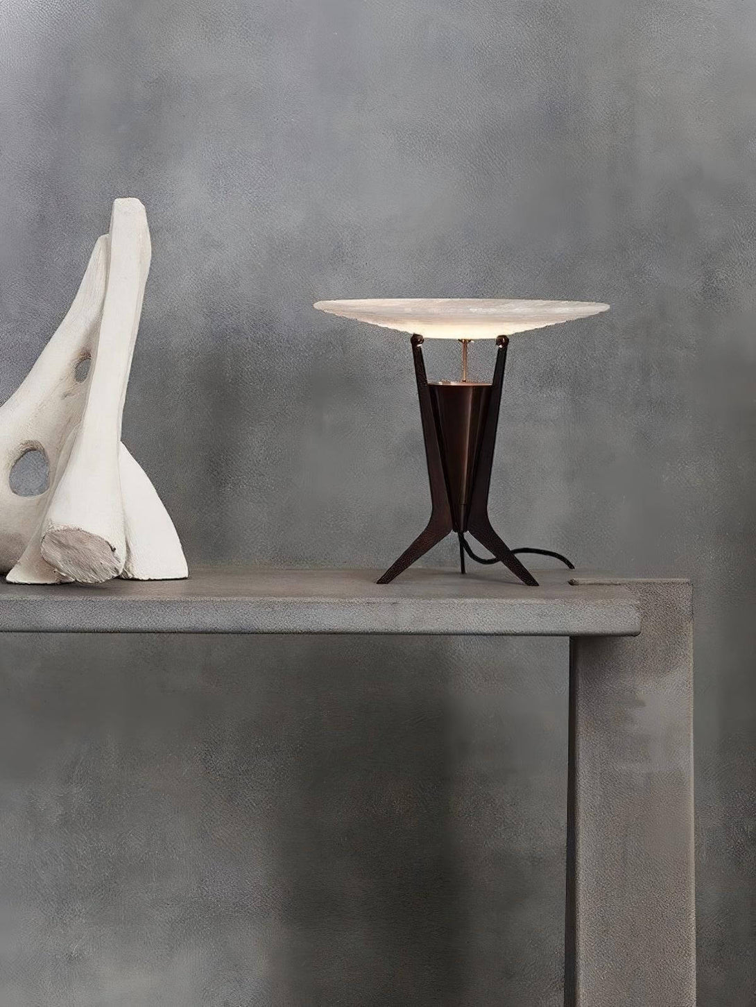 Fynlo Table Lamp – Alabaster Table Lamp Art Deco Style
