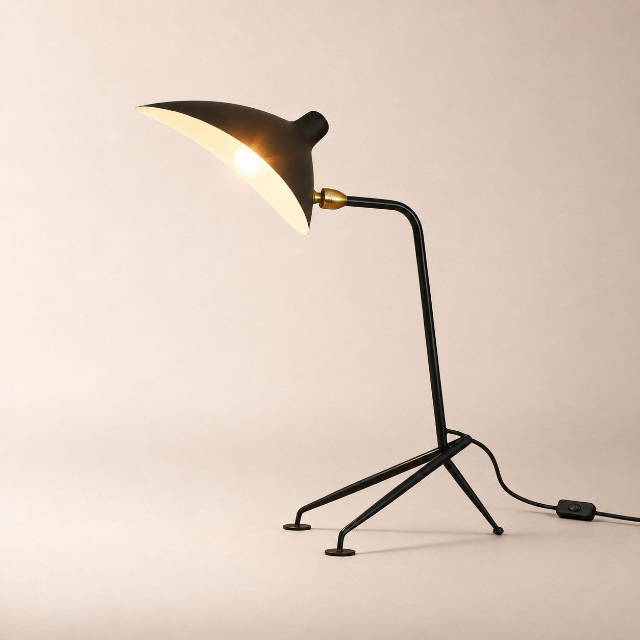 Lunira Table Lamp – Minimal Tripod Table Lamp for Office & Living Room | Rossolighting
