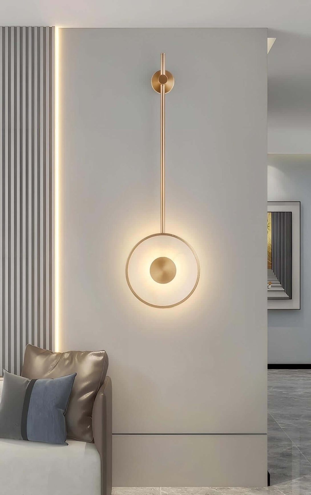 Tirun Wall Sconce – Alabaster and Brass Wall Sconce
