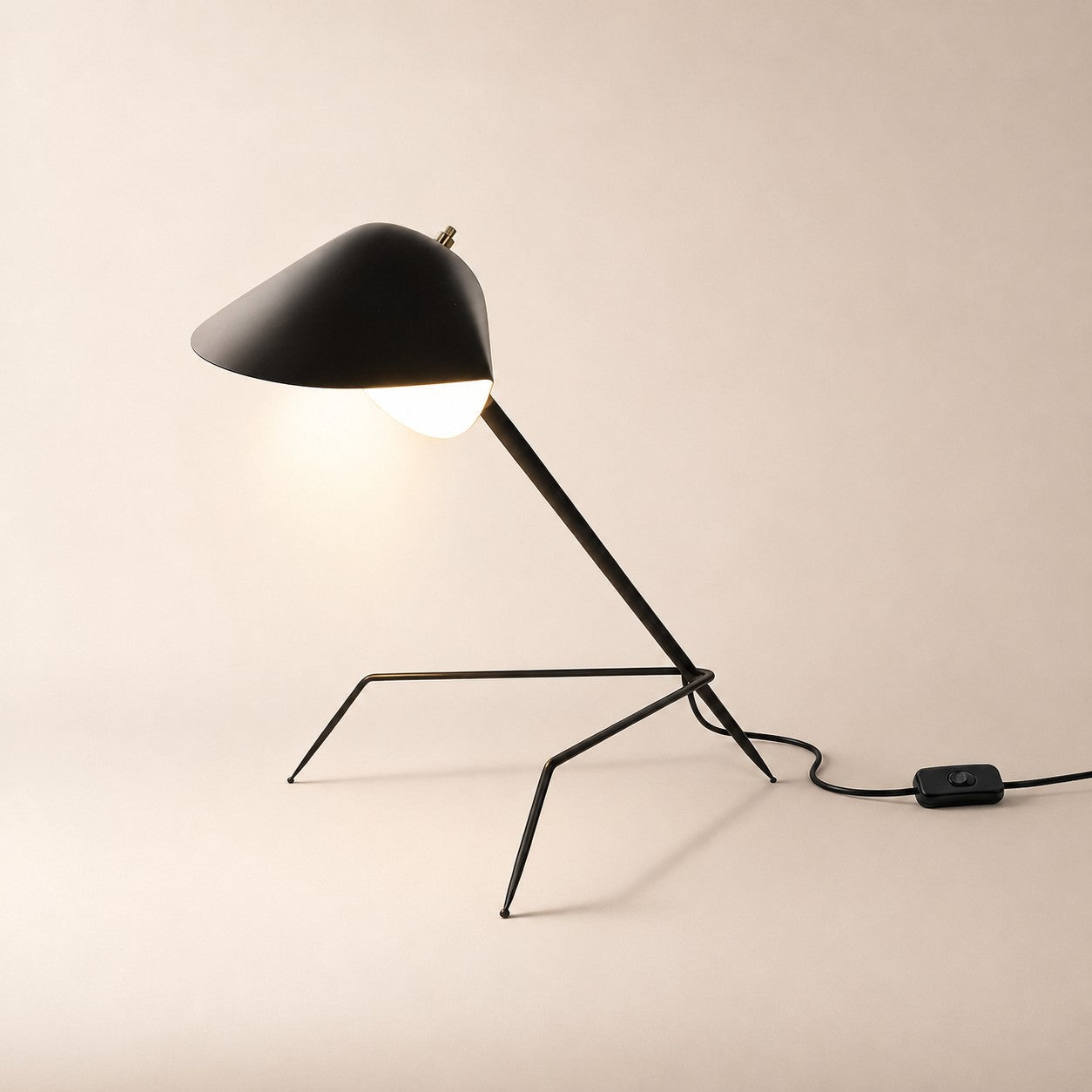 Tivaro Table Lamp – Serge Mouille Inspired Black and Gold Lamps | Rossolighting