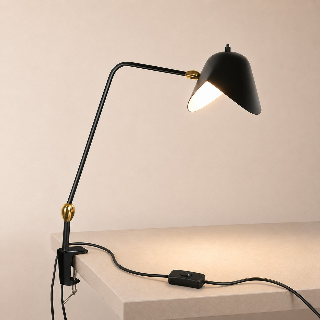 Tivaro Table Lamp – Unique Black Bedside and Office Table Lamp | Rossolighting