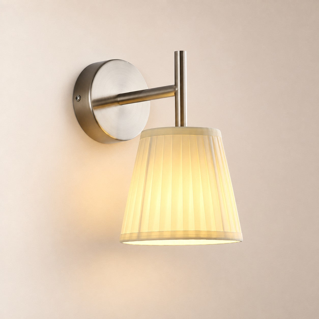 Tivora Wall Lamp