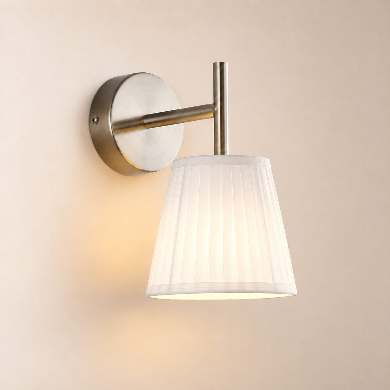 Tivora Wall Lamp