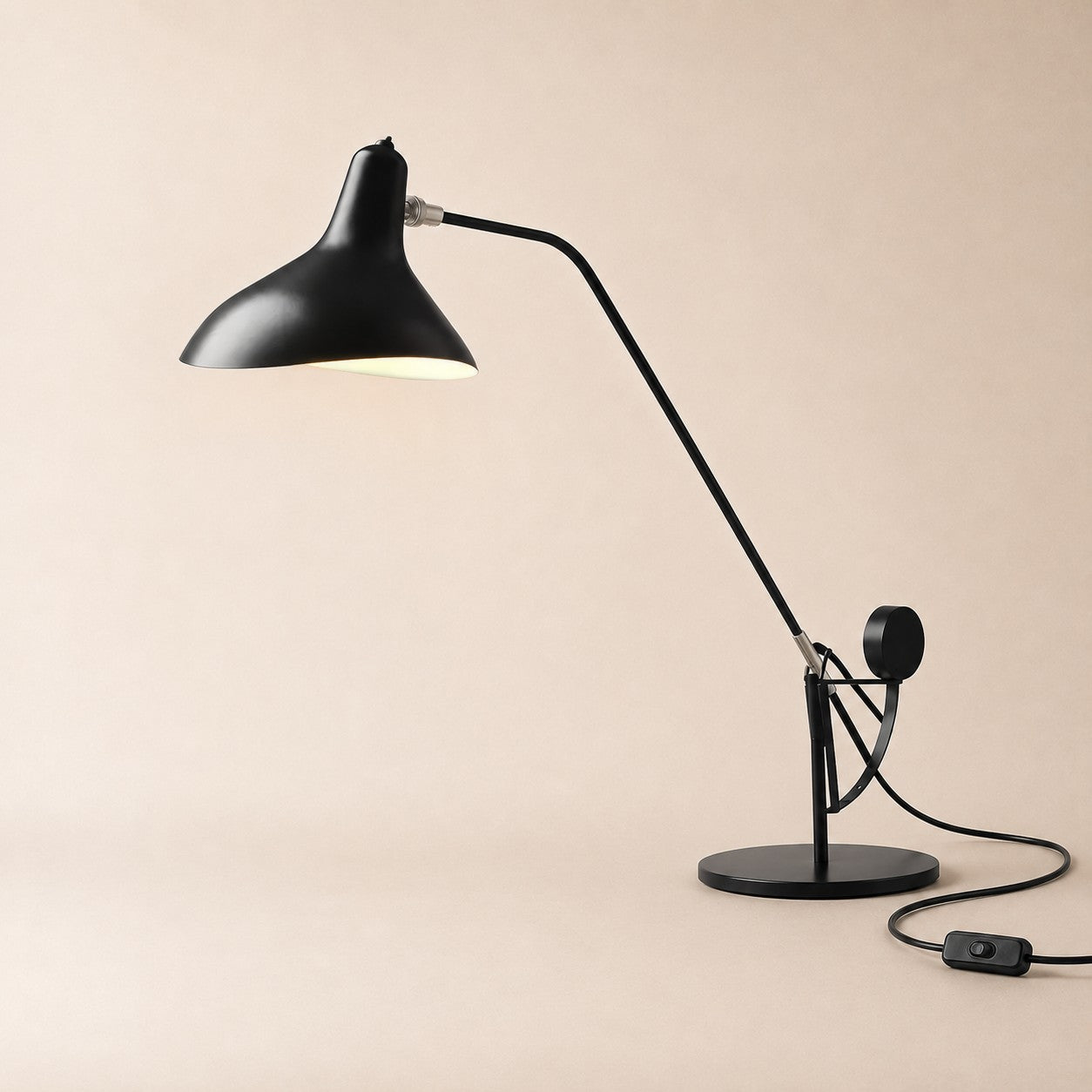 Velano Table Lamp – Unique Office Table Lamp for Stylish Workspaces | Rossolighting