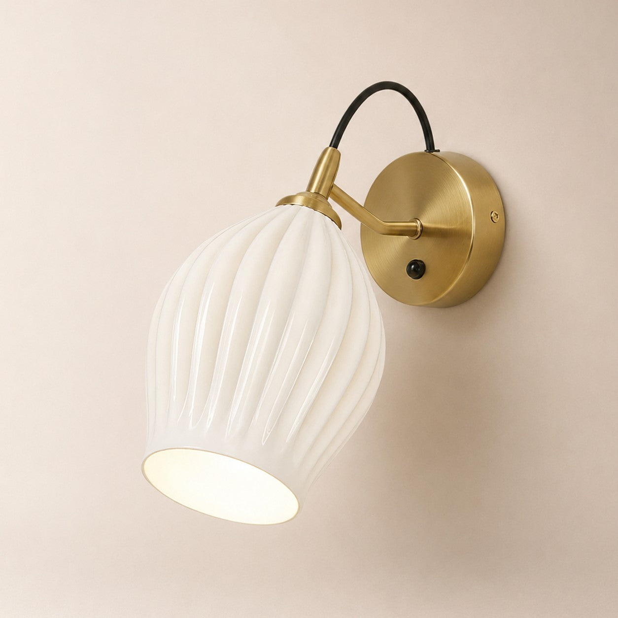 Zavira Wall Lamp