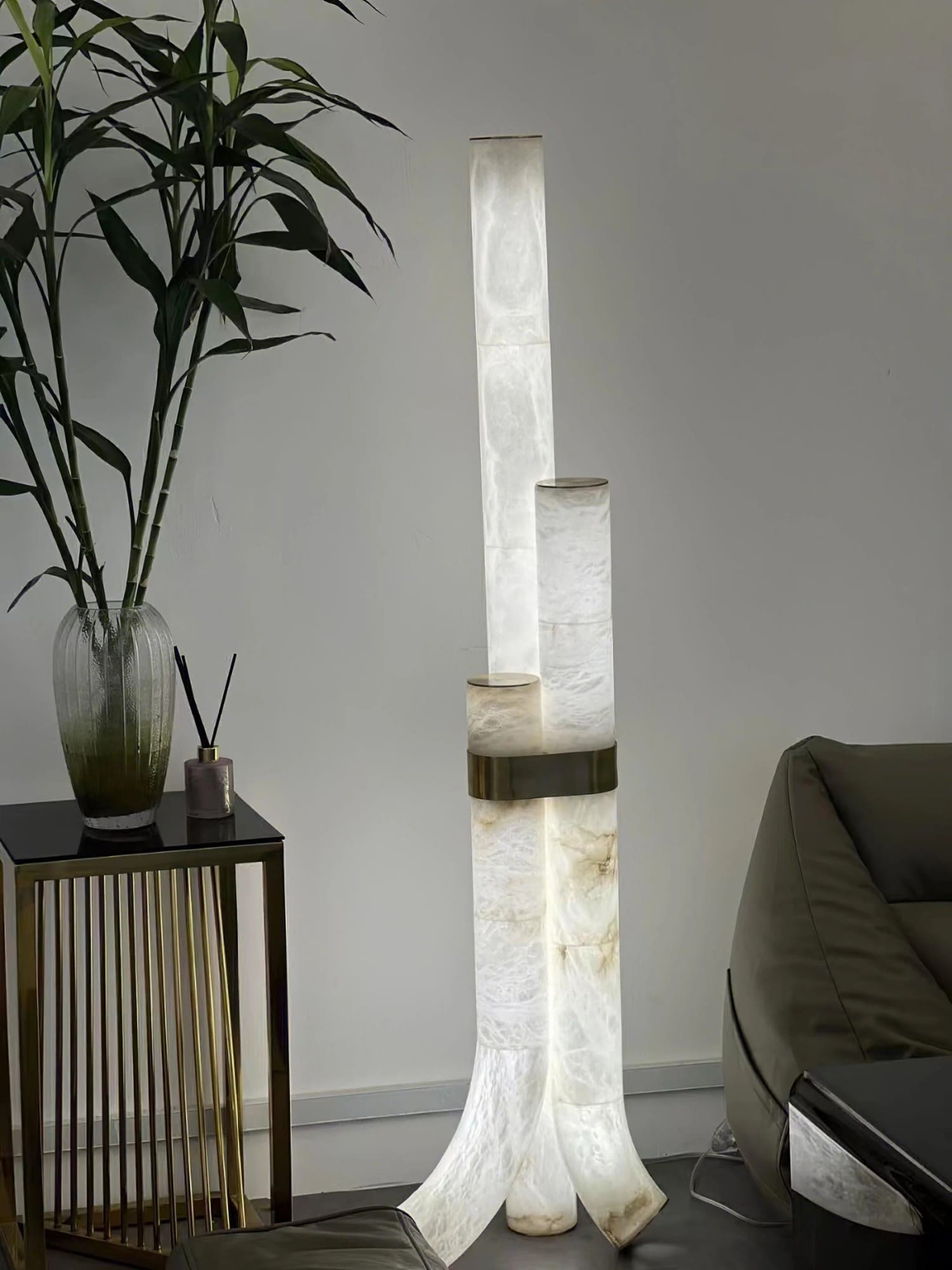 Zyphor Floor Lamp | Luxury Floor Lights for Living Rooms | Rossolighting