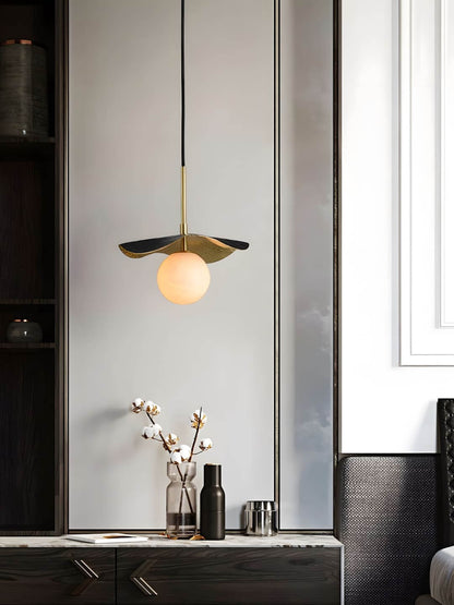Montera Pendant Light, a contemporary alabaster hanging lamp, perfect for kitchen islands and dining rooms, Dia 25cm x H 23cm.