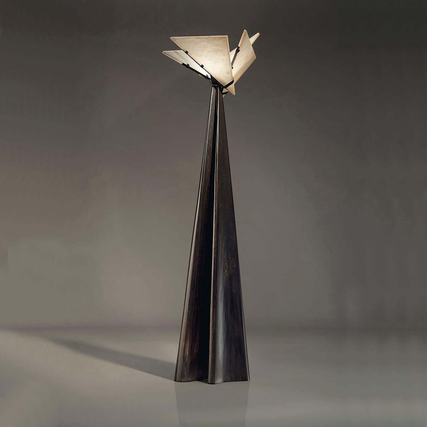 Lirona Floor Lamp - Elegant Alabaster Art Deco Floor Lamp