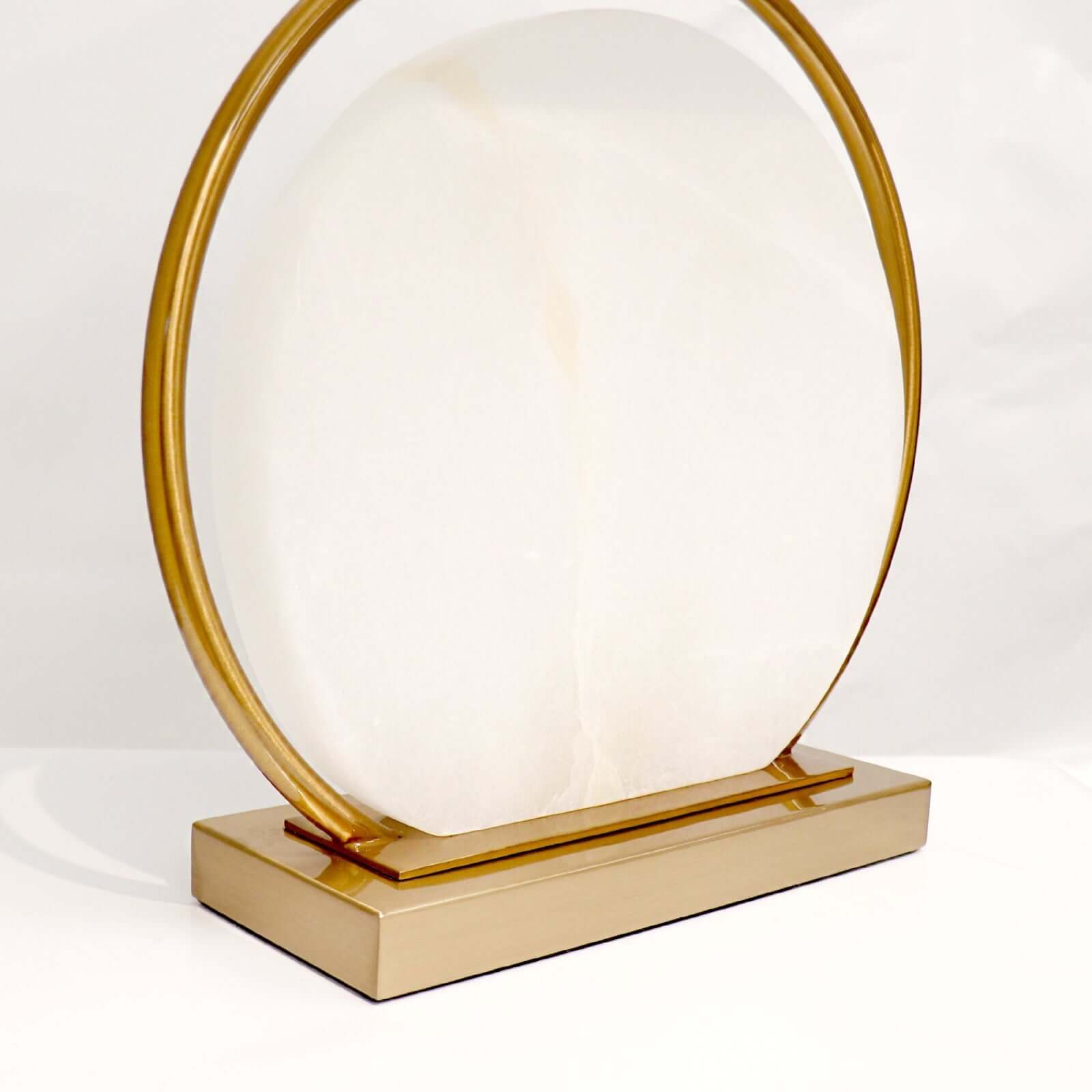 Omavi Alabaster Table Lamp – Unique Luxury Side Table Lamp