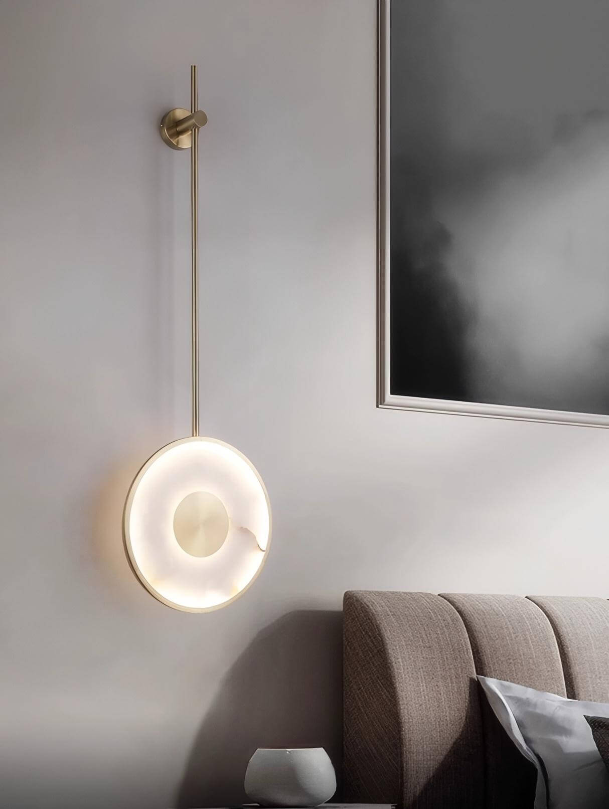 Tirun Wall Sconce – Alabaster and Brass Wall Sconce